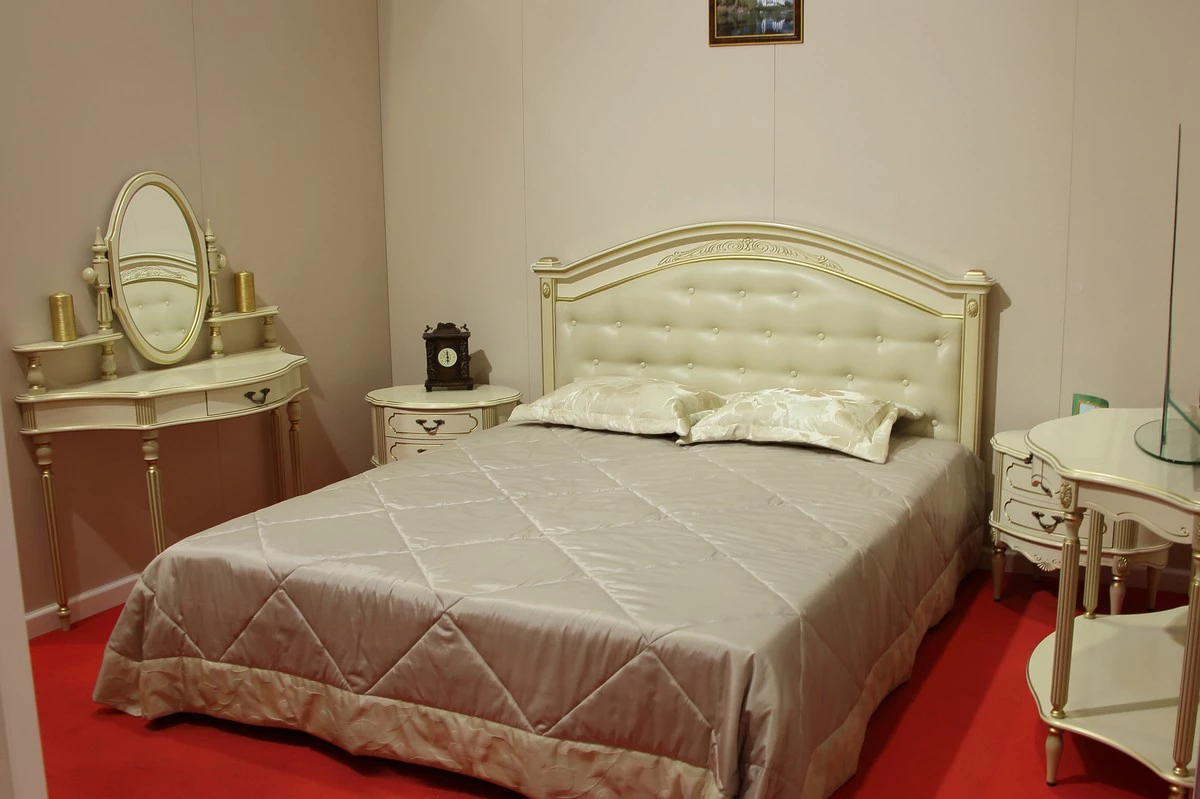 Кровать Палермо 59-01 (высокая спинка) (Юта мебель). На фото: тон №23-5 (Шампань)
